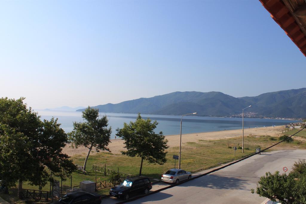 Kehagias Apartments Nea Vrasna Exterior photo